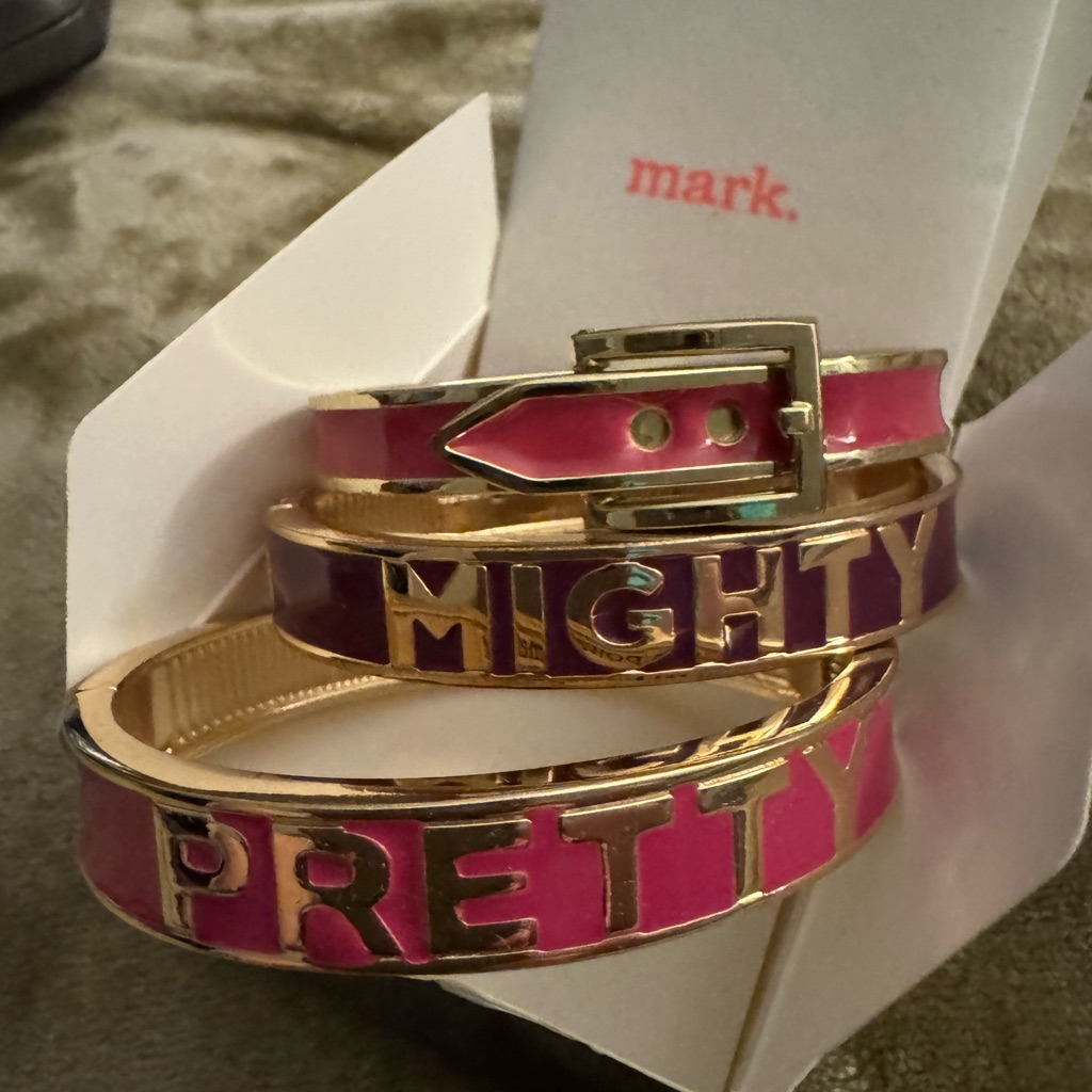 Pink And Gold Mighty Pretty Mark Avon Bracelets 25$